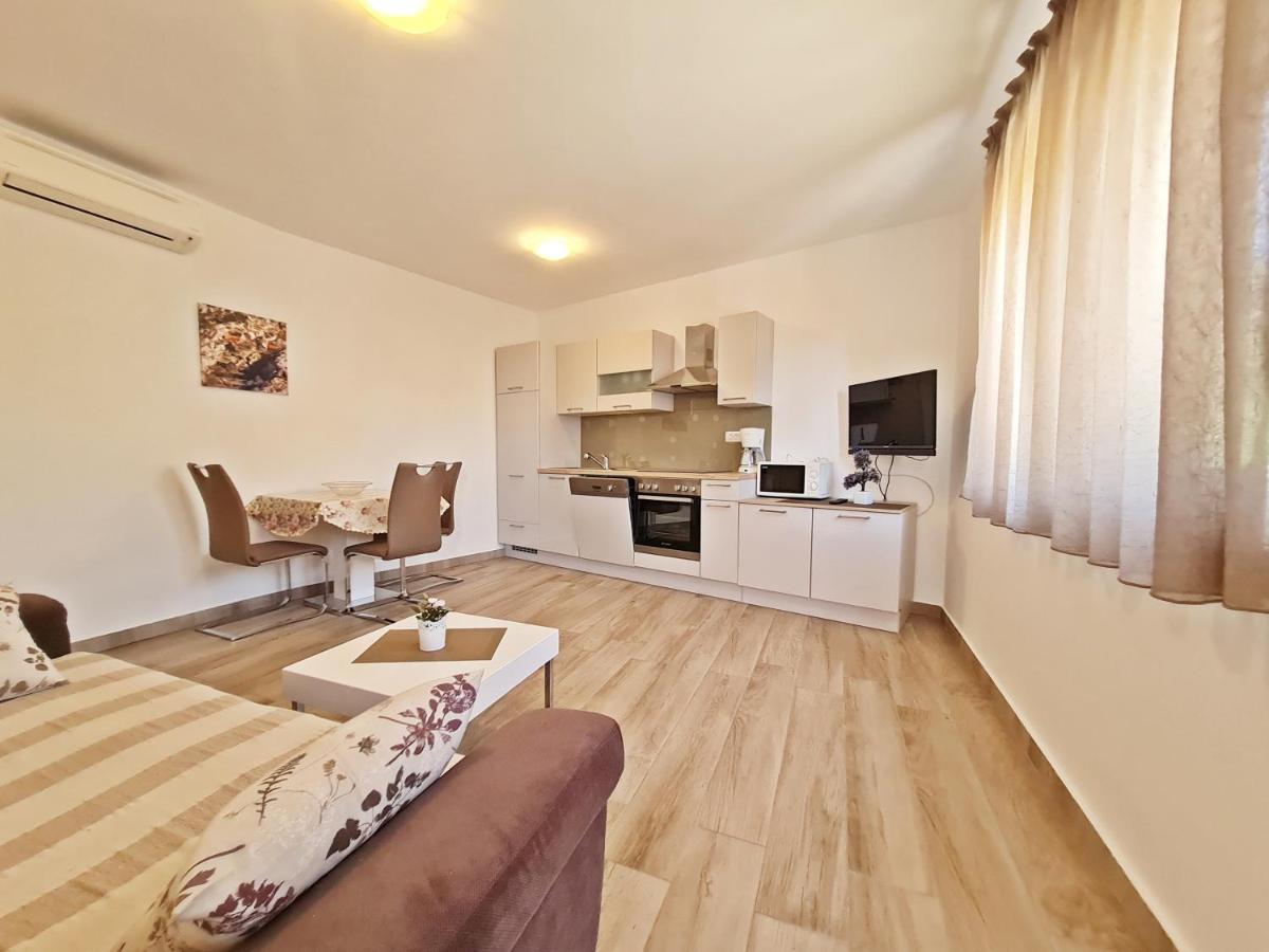 Ab Villa بودْسْتغانا المظهر الخارجي الصورة