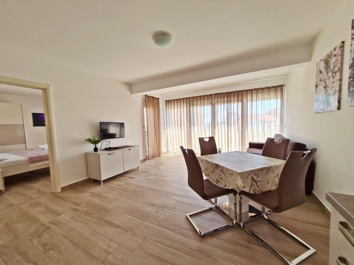 Ab Villa بودْسْتغانا المظهر الخارجي الصورة