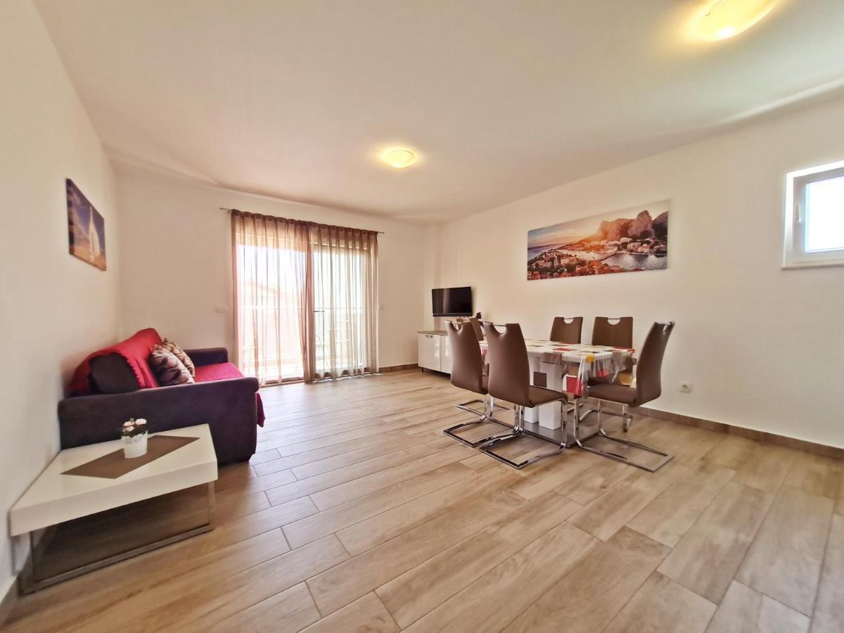 Ab Villa بودْسْتغانا المظهر الخارجي الصورة